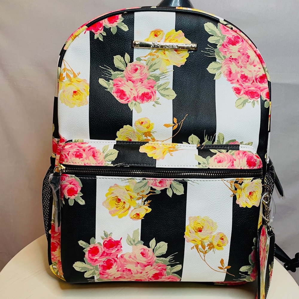 Betsey Johnson - Picture 7 of 7